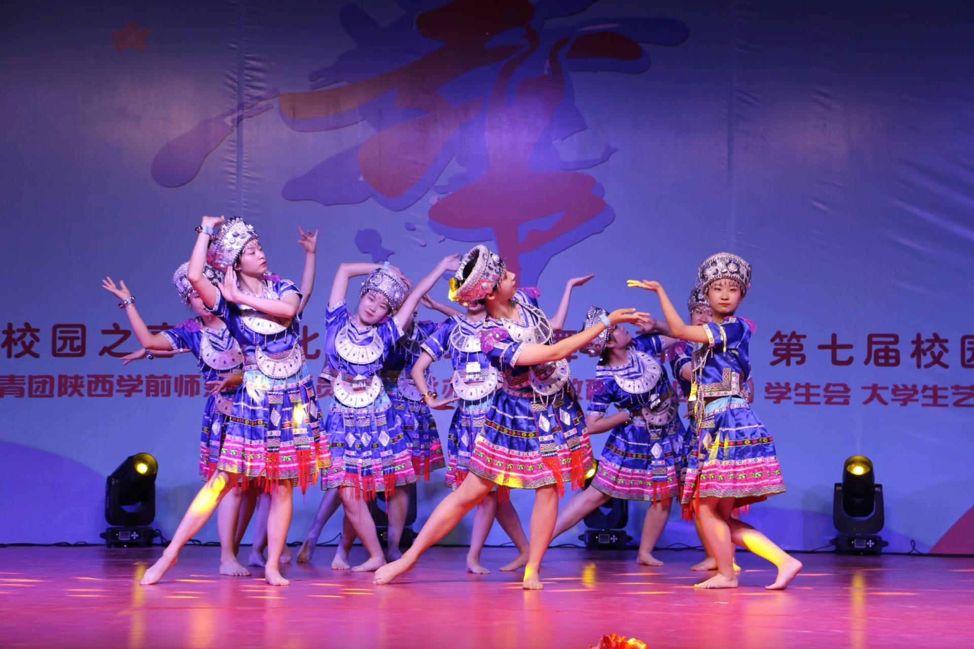 校成功举办第二十四届校园之春文化艺术节舞动青春第七届校园舞蹈大赛