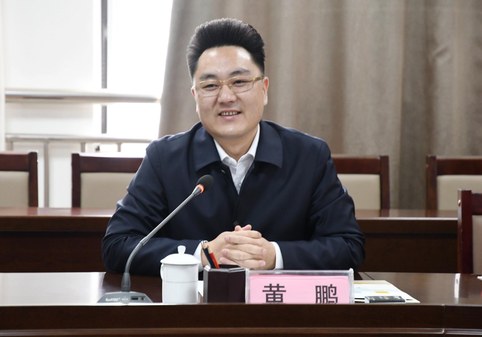 黄鹏介绍了调研及捐赠物资情况.